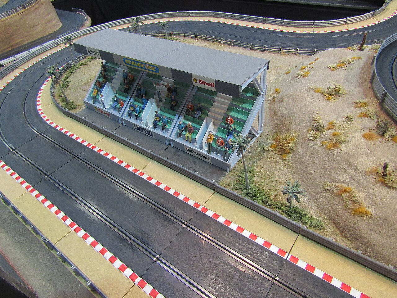 Pista Scalextric — vista lateral