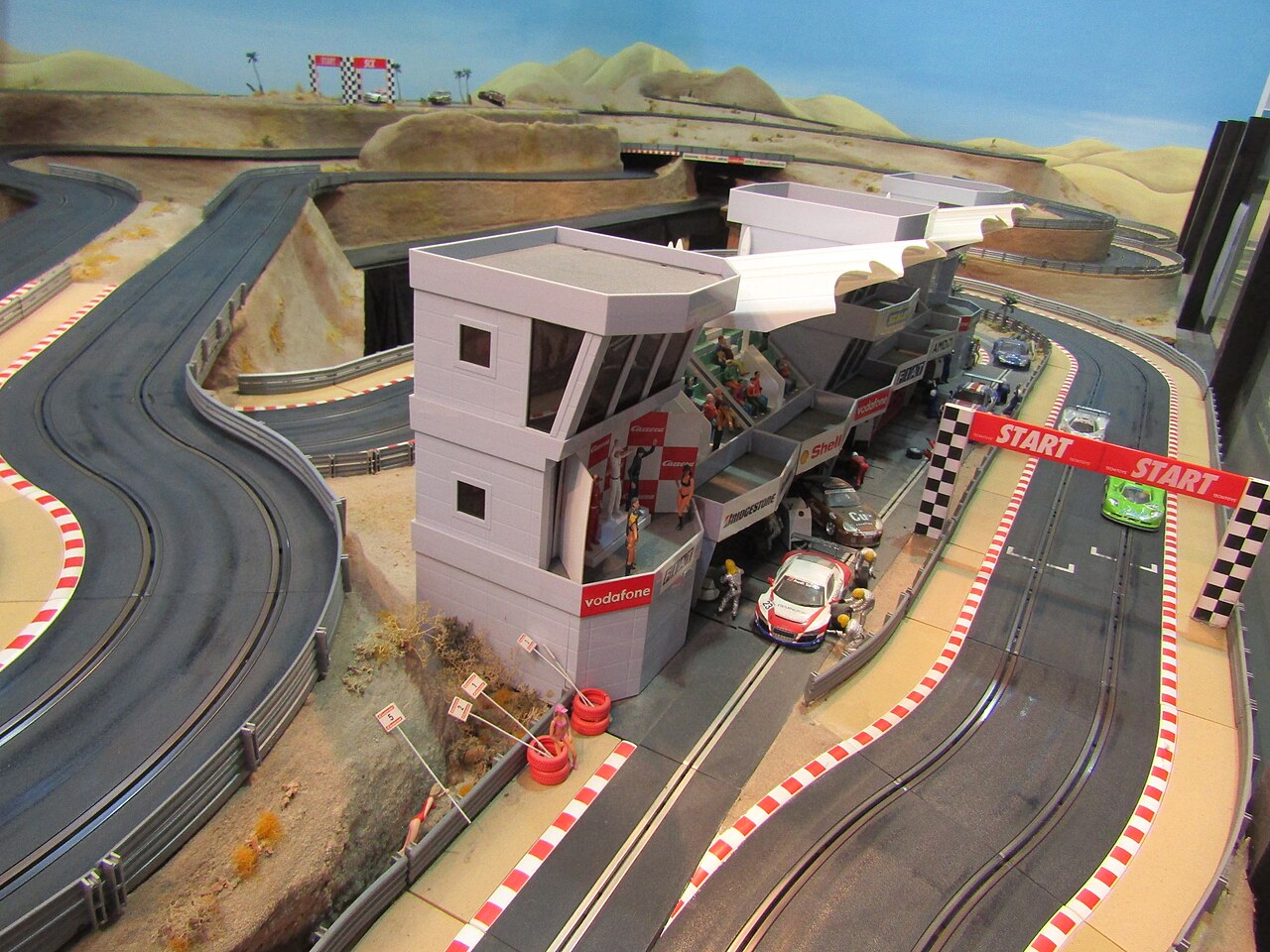 Pista modular Scalextric — layout completo